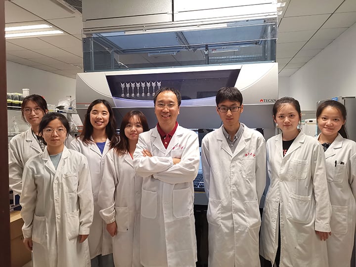 Professor Wang and his group in the joint laboratory