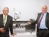 Dr Uwe Aulwurm (left) and Michael Baumann (right), the managing directors of LCTech, with the FREESTYLE system